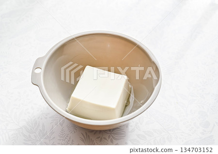 一碗嫩滑的豆腐餡 一碗嫩滑的豆腐餡 134703152