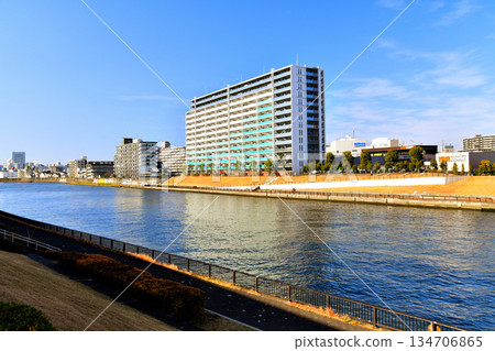 豐島大橋 / 從隅田川附近向下游眺望（東京都北區）[2025年12月] 134706865