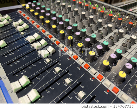 Complex sound control system. Learning to control music and sound sources. Concepts for training DJ and sound engineers. The importance of understanding all functions of sound bar Complex sound control system. Learning to control music and sound sources. Concepts for training DJ and sound engineers. The importance of understanding all functions of sound bar 134707735