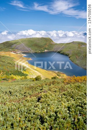 Hakuba Oike Pond and Mount Norikura - Traverse from Hakuba Oike Pond to Mount Hakuba in the Northern Alps Hakuba Oike Pond and Mount Norikura - Traverse from Hakuba Oike Pond to Mount Hakuba in the Northern Alps 134708036