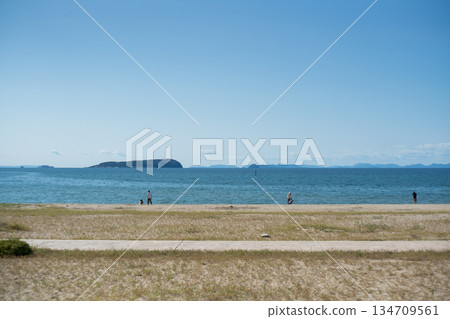 Ariakehama Beach, a sunny sandy beach (Kanonji City) Ariakehama Beach, a sunny sandy beach (Kanonji City) 134709561