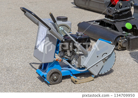 Petrol Pavement Saw Petrol Pavement Saw 134709950
