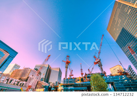 東京都市景觀新視角。巨型起重機聳立在大手町地區！常磐橋重建計畫 TOKYO TORCH… 134712232