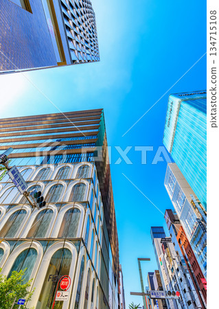 東京中央區銀座城市景觀，靠近銀座五丁目交叉口 134715108