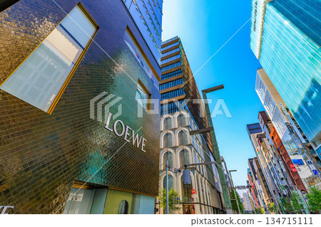 東京中央區銀座城市景觀，靠近銀座五丁目交叉口 134715111