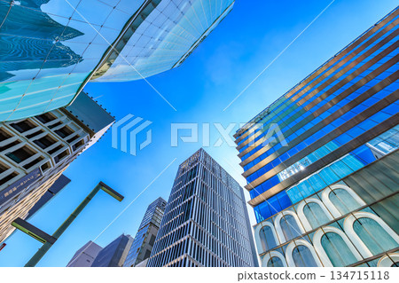 東京中央區銀座城市景觀，靠近銀座五丁目交叉口 134715118