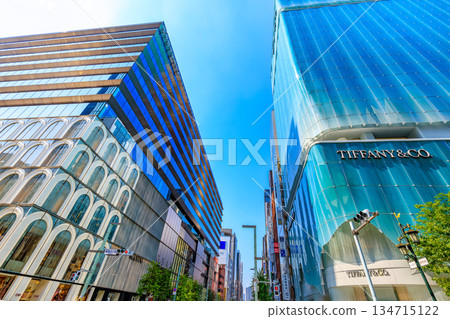 東京中央區銀座城市景觀，靠近銀座五丁目交叉口 134715122