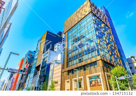 東京中央區銀座城市景觀，靠近銀座六丁目交叉口 134715132