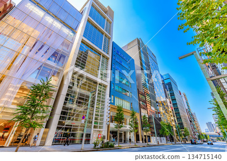 東京中央區銀座城市景觀，靠近銀座六丁目交叉口 134715140