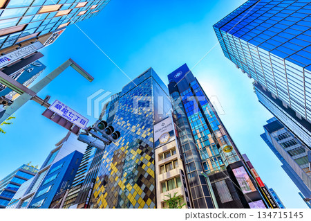 東京中央區銀座城市景觀，靠近銀座七丁目交叉口 134715145