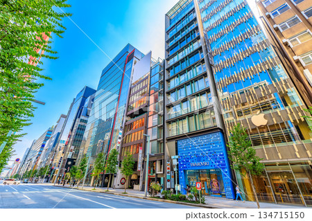 東京中央區銀座城市景觀，靠近銀座七丁目交叉口 134715150