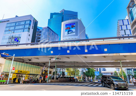 東京中央區銀座城市景觀，靠近銀座八丁目交叉口 134715159