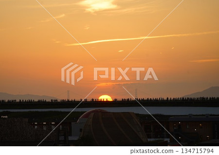 日落前的景色 日落前的景色 134715794