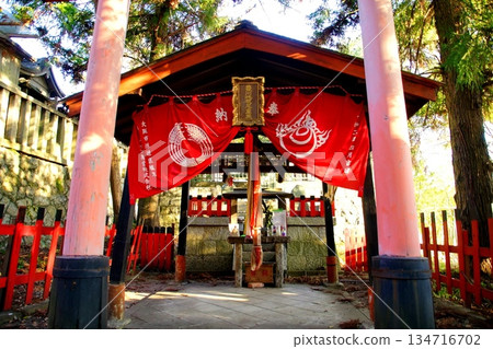 京都府，伏見稻荷大社，豐岡瀧尼神殿，深草藪之內町，伏見區，京都市，2022 年 2 月 134716702