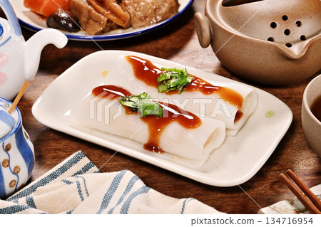 Steamed rice rolls (Cheong Fun)      134716954
