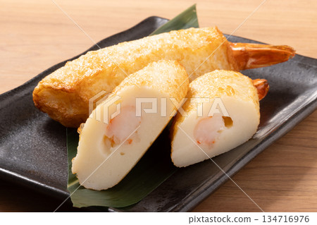 Shrimp tempura and kamaboko 134716976