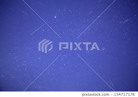 雙子座流星雨，以獵戶座為中心，為一簇簇流星雨。 134717176