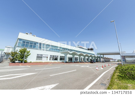 陽光明媚的日子,北海道稚內市稚內機場 陽光明媚的日子,北海道稚內市稚內機場 134717858