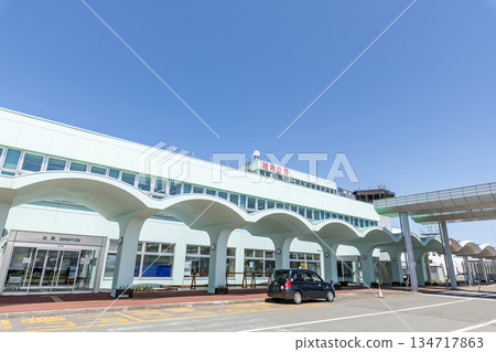 陽光明媚的日子，北海道稚內市稚內機場 134717863