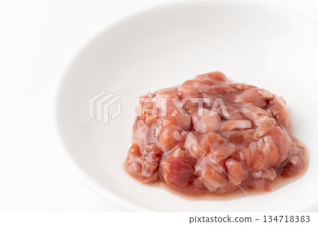 盤子上的鰹魚酒粕特寫 盤子上的鰹魚酒粕特寫 134718383