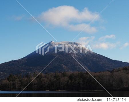 Mount Oakan in the early morning of late autumn 134718454