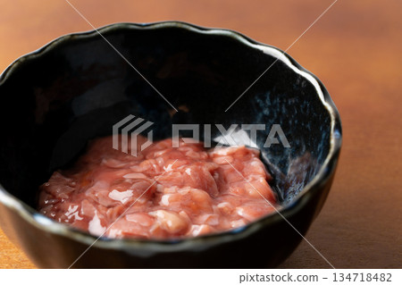 小碗中鰹魚酒粕的特寫 134718482