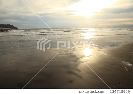 美麗的海灘日落 美麗的海灘日落 134718969