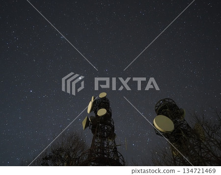 冬季的無線電塔和木星（20251223025643） 134721469