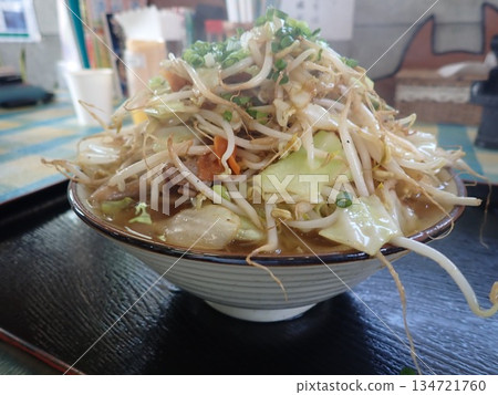Okinawa soba, soba, bean sprout soba, Okinawa gourmet 134721760