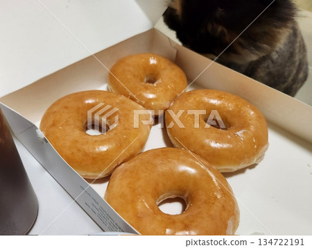A classic glazed donut with a soft, fluffy texture and a sweet, glossy coating. Perfectly balanced between light and sugary, making it an irresistible treat for any time of the day. A classic glazed donut with a soft, fluffy texture and a sweet, glossy coating. Perfectly balanced between light and sugary, making it an irresistible treat for any time of the day. 134722191