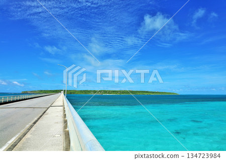Okinawa Miyakojima blue sky Kurima Ohashi 134723984
