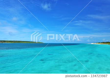 沖繩Miyakojima藍天和海 134723987