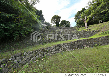 Toba Castle in Shima Province, Mie Prefecture: Main enclosure and stone walls. Castle ruins with views of the sea and railway. 134727921