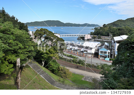 Toba Castle in Shima Province, Mie Prefecture: Main enclosure and stone walls. Castle ruins with views of the sea and railway. 134727939