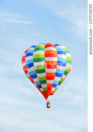 Hot air balloon · balloon Hot air balloon · balloon 134728038
