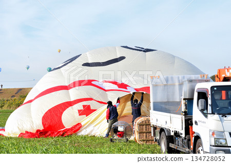 Hot air balloon · balloon 134728052