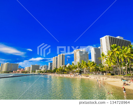 夏威夷：午後的威基基海灘 134728964