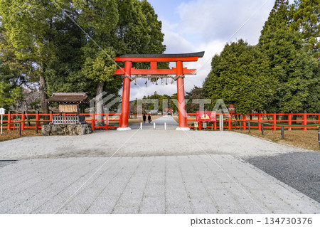 冬季賀茂分雷的神社(上賀茂神社)第一座鳥居 冬季賀茂分雷的神社(上賀茂神社)第一座鳥居 134730376