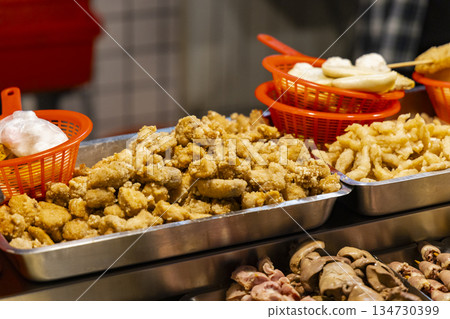 台灣夜市指南：類似熱氣騰騰的食材與蒸米糕 134730399