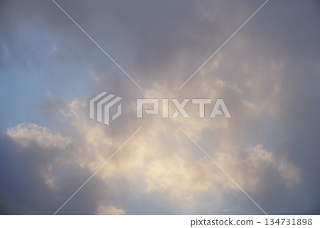 多雲天空 多雲天空 134731898