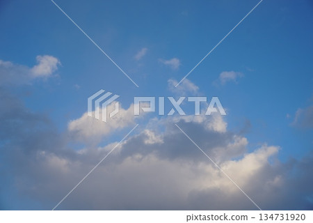 多雲天空 多雲天空 134731920