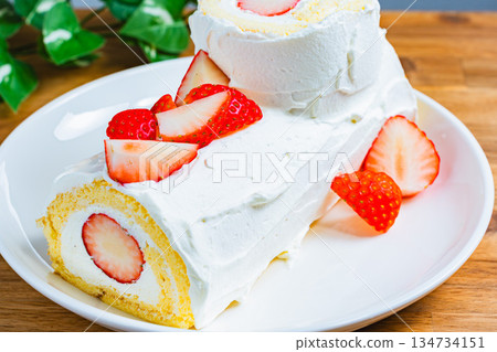 Strawberry roll cake Strawberry roll cake 134734151