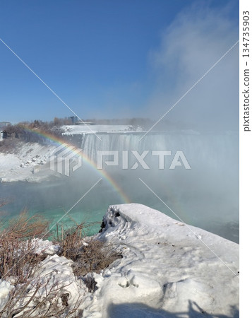 尼亞加拉大瀑佈在冬天 134735903