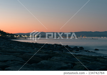 富山灣的夜景和能登半島的燈光 富山灣的夜景和能登半島的燈光 134742764