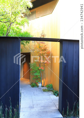 Geisha Alley (also known as Atamiyu Stairs, Atami Hill, Karan Hill, France Hill, Ichibanyu Alley, etc.) 134742941