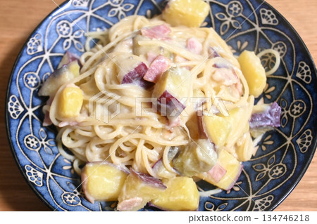 Creamy pasta with plenty of sweet potatoes and bacon Creamy pasta with plenty of sweet potatoes and bacon 134746218