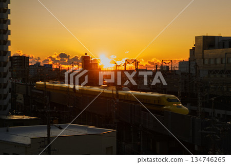 Doctor Yellow racing through the sunset Doctor Yellow racing through the sunset 134746265