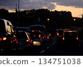 晚間交通擁擠 134751038
