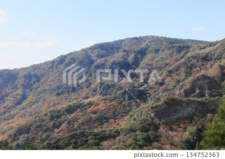 Late autumn in Shodoshima, autumn leaves in Kankakei Gorge (Utsukushinohara, Shihoji direction) 134752363