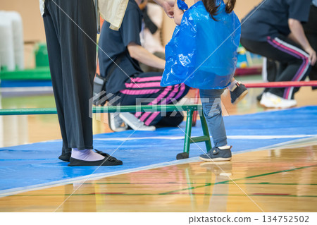 【幼兒園運動會:平衡木障礙賽】 【幼兒園運動會:平衡木障礙賽】 134752502